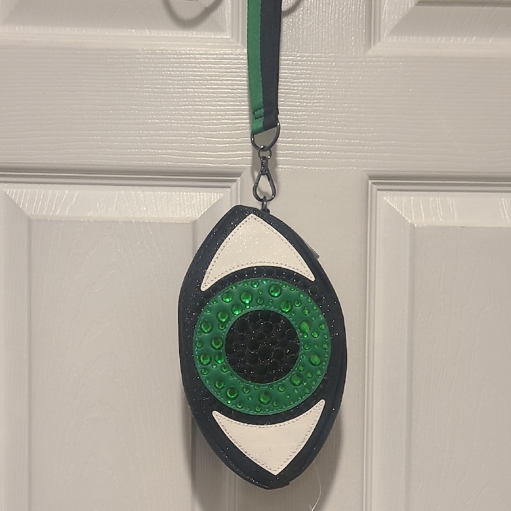 Green and White Eye-Shaped Make Up Bag. Nwt